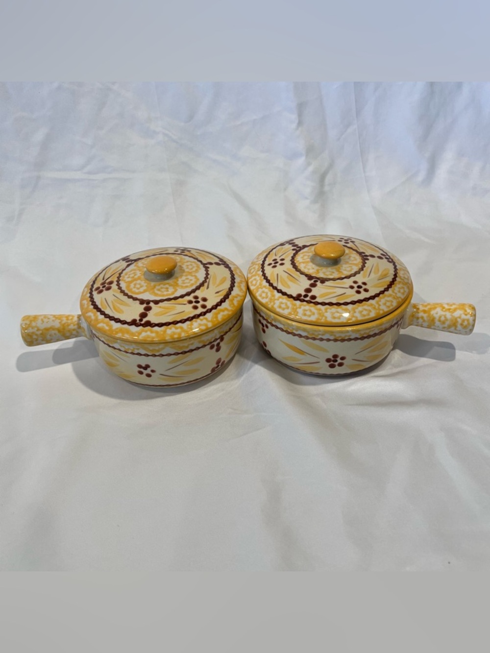 Temp-tations Old World Soup Crock Bowls w/ Lids Set of 2 Yellow Brown Floral